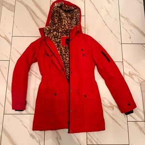 Women’s water-resistant warm jacket